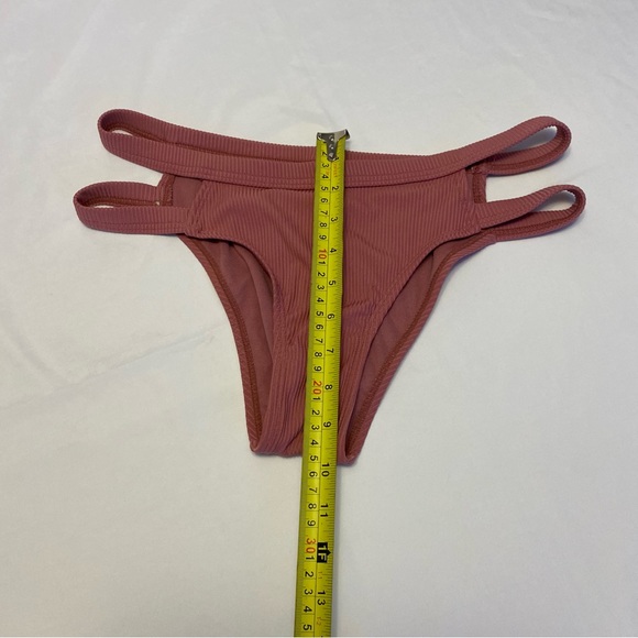 Cut out Bikini bottom - Picture 4 of 4